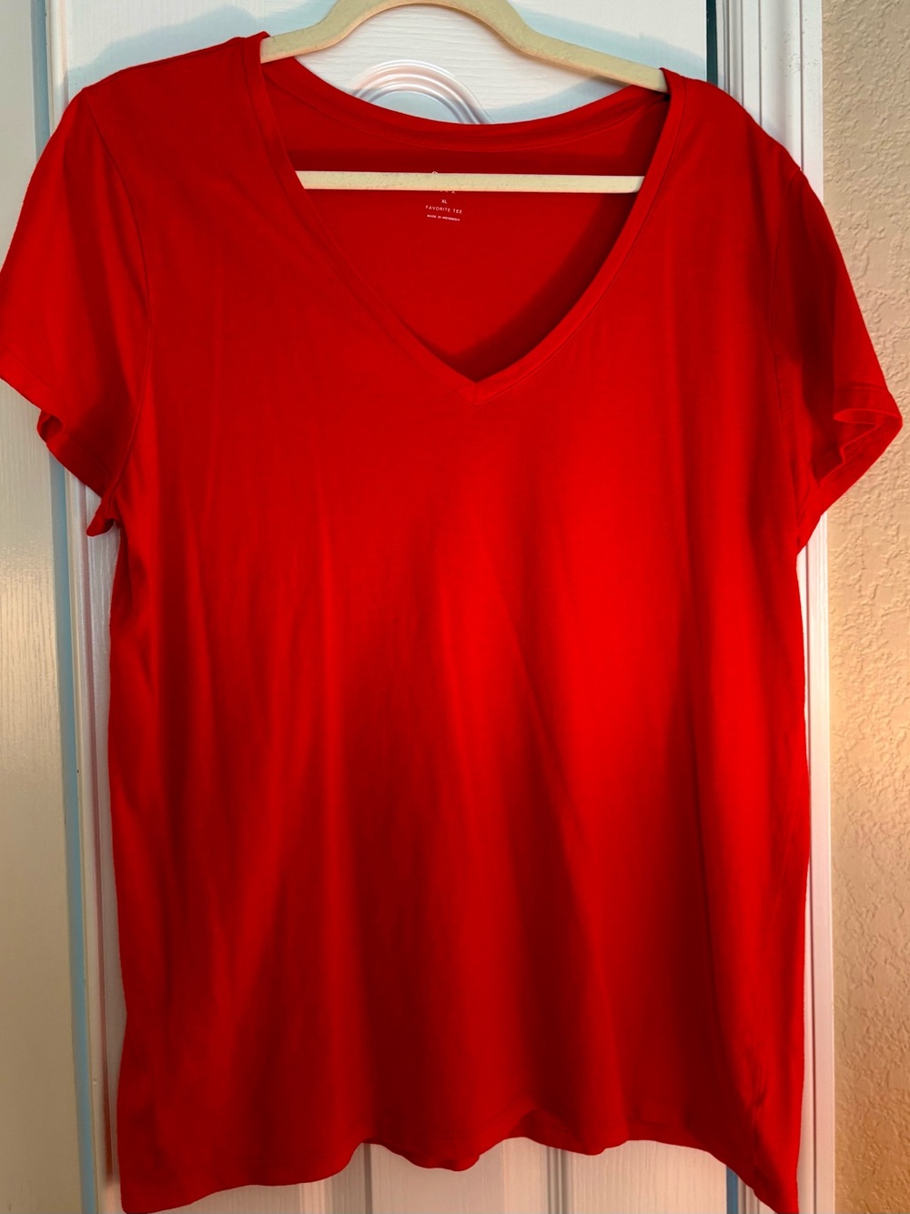 GAP Factory Bold Red V-Neck Short Sleeve Tee Sz XL
